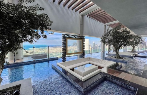 Downtown Dubai Apartment | 64th-Floor Infinity Pool with Burj Khalifa View - Highest Floor- Corner Unit