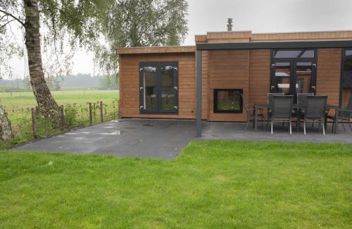 Voorthuizen Apartment | 66 persoons Veluwe Villa met grillhuis