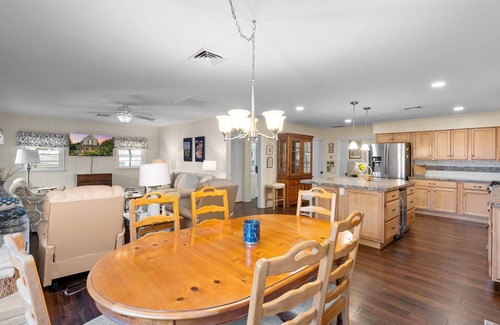 Lakeside Cottage | 660 Walnut Quiet Location Located Close to the Pool and Pickleball!