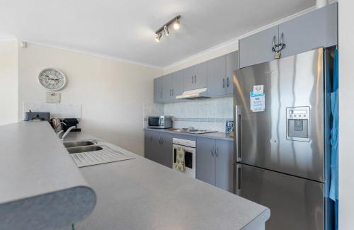 Goolwa South House | 69 Shepherd Ave Goolwa South - BYO Linen