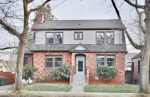 Wallingford House | 6BR/3BA Wallingford Gem, minutes to UW and Downtown