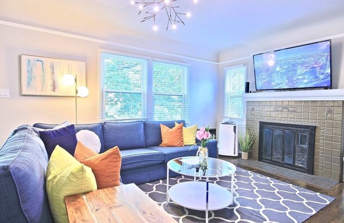 Wallingford House | 6BR/3BA Wallingford Gem, minutes to UW and Downtown