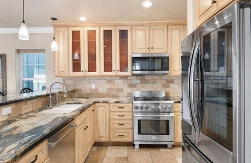 South Mission Beach House | 6BR. 4 HOUSES TO BEACH. ALL YOURS S. MISSION Beach