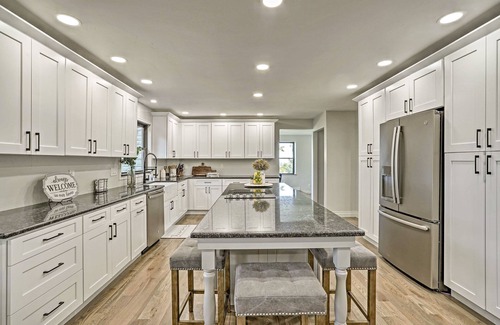 Southwest Colorado Springs House | 6BR Colorado Luxury Living - Panorama Mountain View & Hot Tub