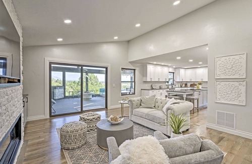 Southwest Colorado Springs House | 6BR Colorado Luxury Living - Panorama Mountain View & Hot Tub