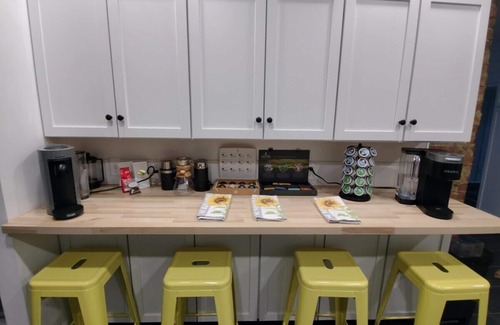 Cleveland House | 6BR House|Near Cleveland Clinic| Sleeps up to 14!