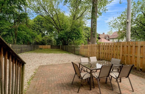 Cleveland House | 6BR House|Near Cleveland Clinic| Sleeps up to 14!