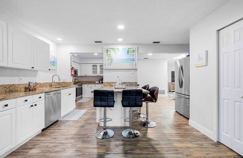 Pinellas Park House | 6mi to Beach, Villa w/Private Pool, Firepit