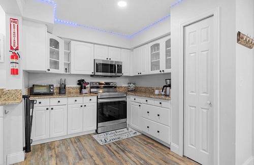 Pinellas Park House | 6mi to Beach, Villa w/Private Pool, Firepit