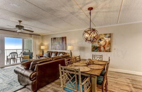 Fernandina Beach House | 6th Floor Oceanfront condo easy beach access via boardwalk & exclusive fishing pier