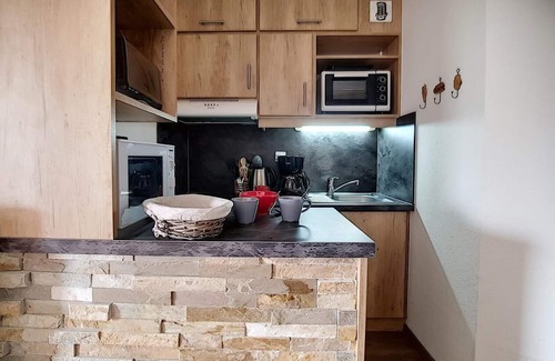 Reberty Apartment | 6th floor, view mountain/mountain/ski slopes, balcony, tv, ski locker, 27-26m², Les Menuires