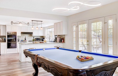 Paradise Villa | 6x3 LUX VILLA w/Heated Pool+Spa + Outdoor Kitchen + Outdoor Bar + Pond+