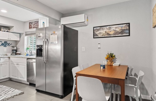 Colorado Springs House | 7/31- 8/2 now available Updated 2br Minutes from downtown- backyard & Firepitsnn