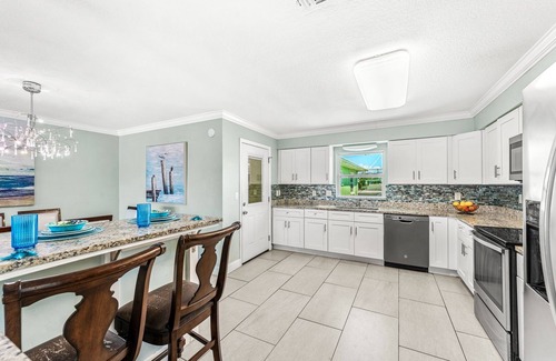 Port Canaveral House | 7 bd 7 bth Slps 30! 3 kitchens! Pool, Sauna, Beach, Hot tubs, Game Rm, Golf Cart