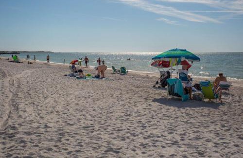 Pass-a-Grille Historic District House | 7 - Beach Club at Pass-A-Grille