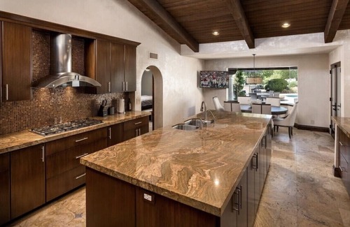Sundown Manor House | 7 Bed/4.5 Bath - Luxury Estate - W/2 Guest Houses!