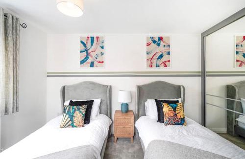 Peterborough House | 7 bed, 5 bedroom, Contractors, Peterborough area