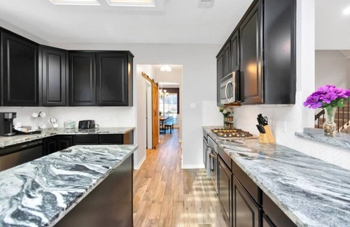 Barker Apartment | 7-Bedroom Hideaway, Pool: 25 Min to Downtown HT