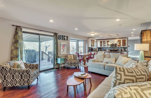 Cottonwood Heights House | 7-Bedroom Home by the Mountains