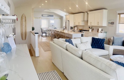 Sea Isle City House | 7 Bedroom - On the Bay in Sea Isle- walk to Acme, Beach, Park, and Shops