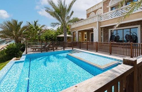 Palm Jumeirah Villa | 7 Bedroom Villa Frond V