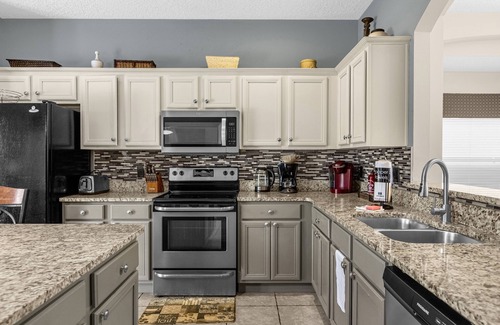 West Kissimmee Villa | 7-bedroom villa just 10 minutes to Walt Disney World® Resort