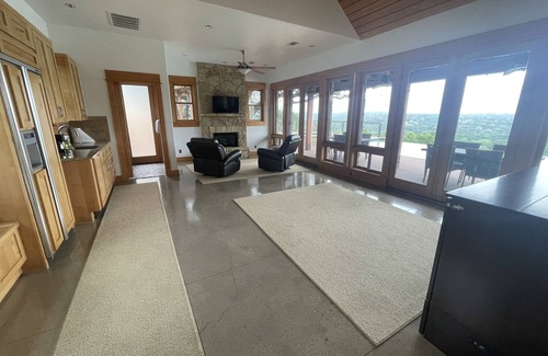 McNeil House | 7 Bedrooms 5 full bath & 2 1/2 Bath Lake Austin Estate