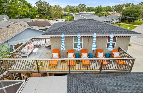 Seminole House | 7 Br Sleeps 22 Sport Court Heated Pool Putt Putt