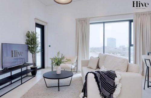 Jebel Ali Apartment | 7 by Aurora 208