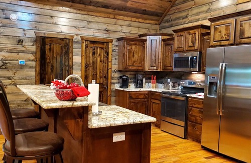 Broken Bow Cabin | 7 Cedars: Romantic Couples Retreat with Creek & Hot Tub!" 🌲💑🛁