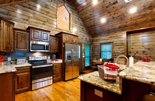 Broken Bow Cabin | 7 Cedars: Romantic Couples Retreat with Creek & Hot Tub!" 🌲💑🛁