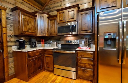 Broken Bow Cabin | 7 Cedars: Romantic Couples Retreat with Creek & Hot Tub!" 🌲💑🛁