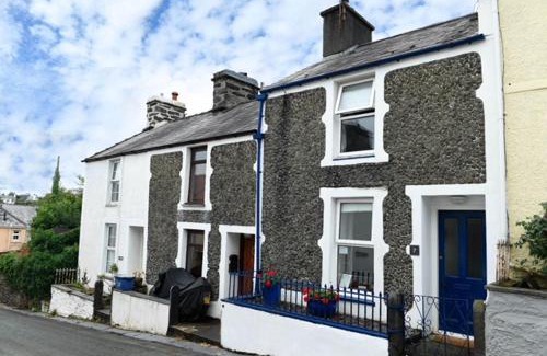 Borth-y-Gest House | 7 Mersey Street, Borth-y-Gest