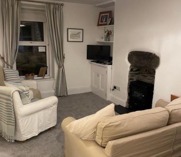 Borth-y-Gest House | 7 Mersey Street, Borth-y-Gest