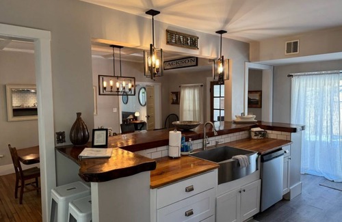Jackson Other | 7 Meserve · "The Jackson House", Great Location, Hot Tub, View