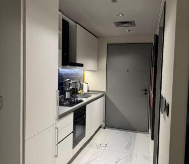 Downtown Dubai Apartment | 7 min walk2 Dubai Mall, Bay view