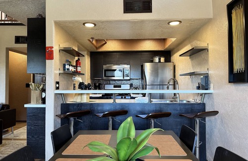 Tahoe Village Condo | 7 Mins to Lake Tahoe Beaches, 3 Mins to Heavenly Ski Slopes! Breathtaking Views!