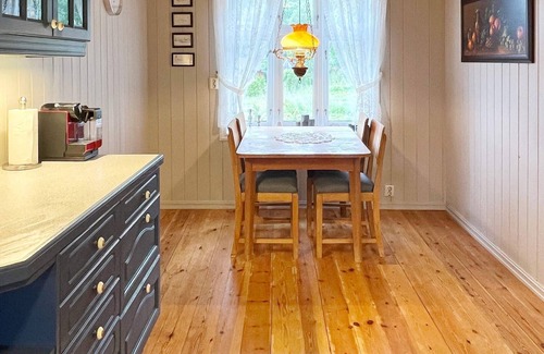 Ulstein Municipality House | 7 person holiday home in GURSKØY