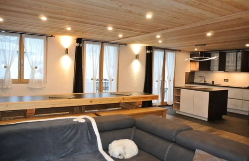 Bessans Ski Chalet | 7 room house for 12 people resort center near slopes - 7 Rooms 12 people