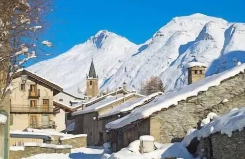 Bessans Ski Chalet | 7 room house for 12 people resort center near slopes - 7 Rooms 12 people