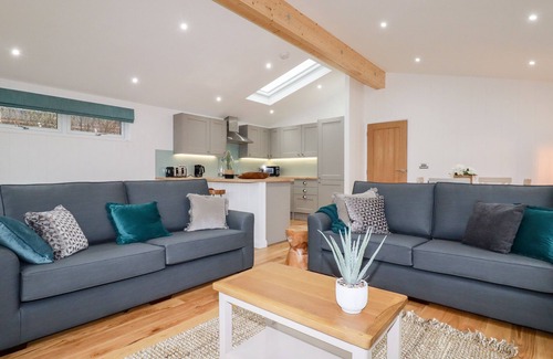 Looe Cottage | 7 VALLEY VIEW, pet friendly, character holiday cottage in Pelynt