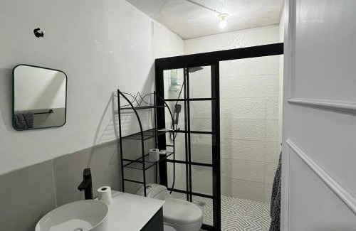 Leon Apartment | 7 VENATOR House Boutique