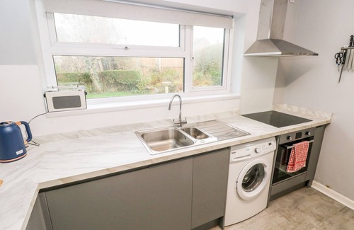 Simpson Cross House | 7 WEST HAVEN, pet friendly, with a garden in Roch