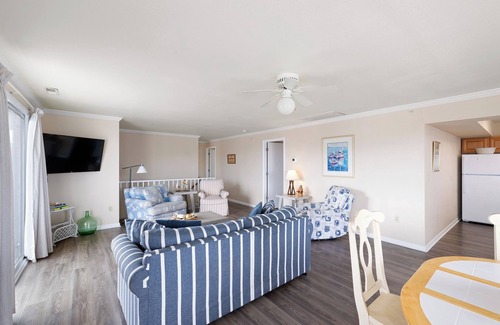 Dewey Beach Condo | 70 STEPS TILL TOES IN THE SAND Complementary beach chairs No streets to cross!