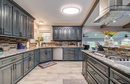 Wild Peach Village House | 7078 Gupton Rd New Brazoria T