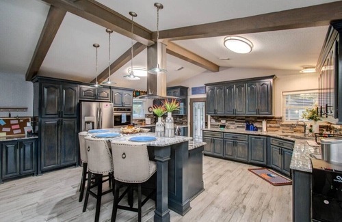 Wild Peach Village House | 7078 Gupton Rd New Brazoria T