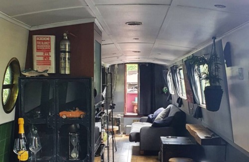 Buxton Boat Rental | 70ft 4 berth houseboat in the Peak District