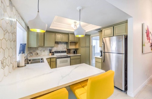 Las Vegas House | 70s Villa: Pickleball, Heated Pool, Spa Near STRIP