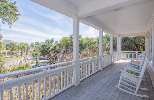 Saint Helena Island House | 717 Pompano Road - New to VRBO! Resort Access Included!