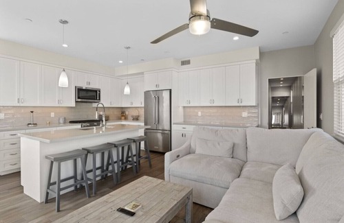 Central Mission Beach House | 720 Kingston Ct (B) | 92109
